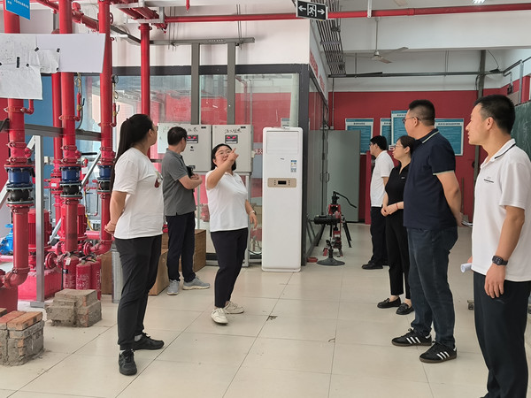 894CDD2E034CEDFAB2D96892C5414EC9.jpg