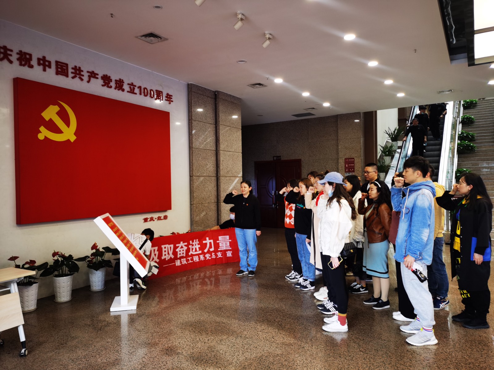 红岩.jpg 红岩.jpg